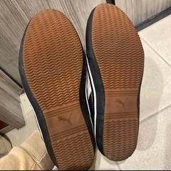 PUMA ブラック スニーカー 26cmの画像