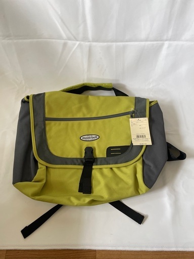 mont-bell モンベル メッセンジャーバッグ A3対応 リーフグリーン 1130248 未使用自宅保管品