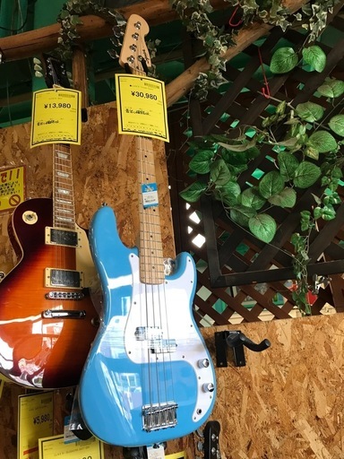 ジャングルジャングル貝塚店　Fender Squier  エレキベース 水色　美品　チェック済み　貝塚市　岸和田市　泉南市　阪南市　リ