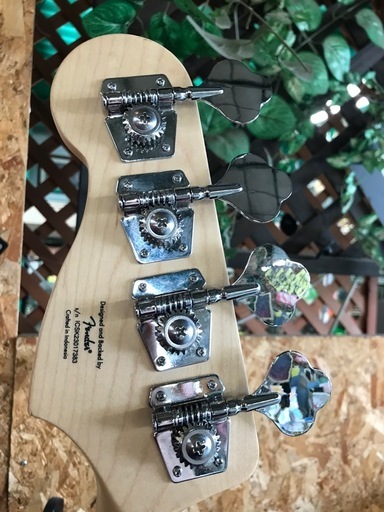 ジャングルジャングル貝塚店　Fender Squier  エレキベース 水色　美品　チェック済み　貝塚市　岸和田市　泉南市　阪南市　リ