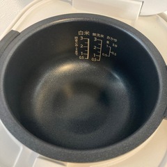 【ジモティー割】SHARP 2025年製 3合炊き 炊飯器（ID2126）の画像