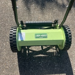 芝刈り機、手動
の画像