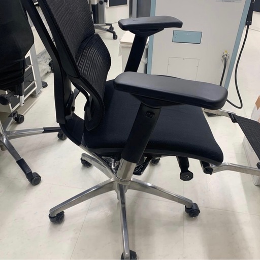 【美品】期間限定エルゴヒューマン　フィット　オフィスチェア　オットマン、ヘッドレスト付　ブラック　メッシュ　ハイバック