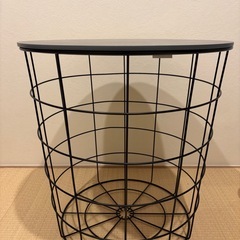 収納できる石目調テーブルの画像