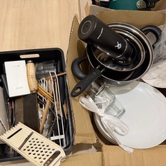 【全てまとめて引取可能な方!】鍋、食器等の画像