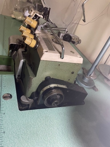 工業用ロックミシン／ジャンク品】 ヤマト（Yamato）ZF1026 Y5DF (近藤