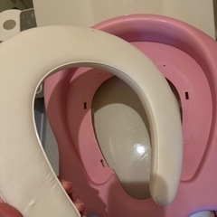 トイレトレーニング便座、ステップスツールはしご付きトイレトレーニング便座、子供、男の子、女の子幼児用の調節可能な折りたたみ式トイレトレーニング便座はしごシート、滑り止め、の画像