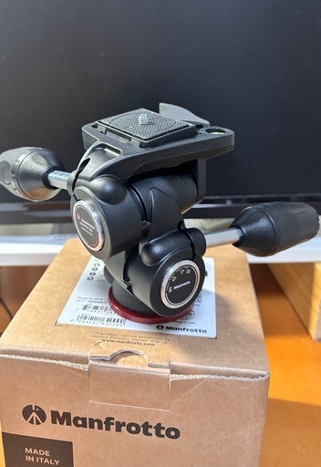 未使用　Manfrotto 雲台  
MH804-3W 3ウェイ