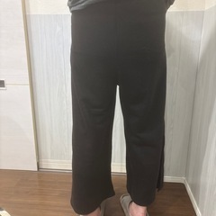 黒パンツの画像