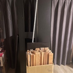 IKEA  ベッドフレームの画像