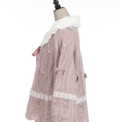 axes femme POETIQUE ファーティペ付ニットポンチョ の画像