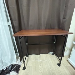 折りたたみデスクの画像