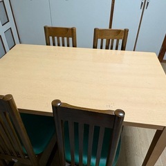 ダイニングテーブル    椅子4脚の画像