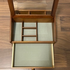 【昭和レトロ】木製 ジュエリーボックス（アクセサリーケース）メイクボックス 化粧箱 鏡付き ヴィンテージ 裁縫箱　ガラス天板 アンティークの画像