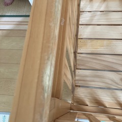 木製ベビーベッドの画像
