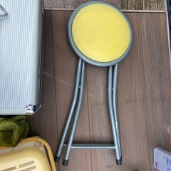 差し上げます。、折りたたみ椅子の画像