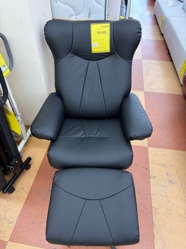 ★ジモティー割引有★オットマン付きチェア 回転式 合皮 ブラック《リサイクルショップドリーム次屋店》