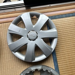 ダイハツホイールカバーの画像