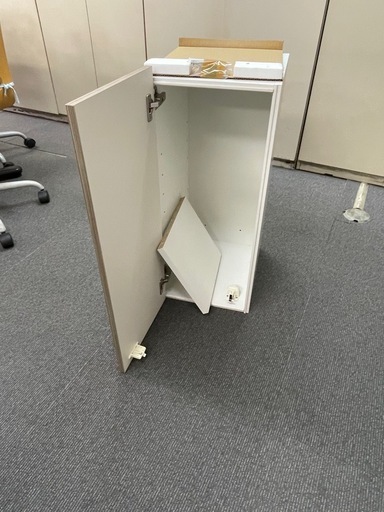 キッチン　　吊り戸棚　(新品　未使用)