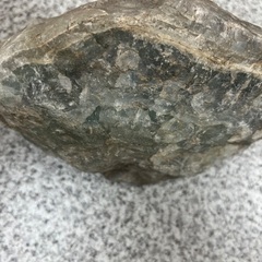 翡翠原石の画像