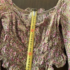ブラウスフラワープリント 長袖ブラウス Mサイズ　H&Mの画像