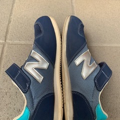 23㎝ニューバランススニーカーの画像