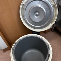 新品★象印業務用電子ジャー
の画像