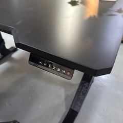 IKEA 昇降デスク　の画像