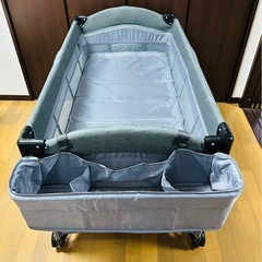 ベビーベッド・プレイヤード・おむつ替え台付き・収納サイドポケット付きの画像