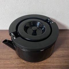 未使用の黒色ケトル（急須）を出品します。の画像