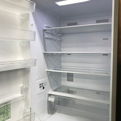 ジャングルジャングル貝塚店　パナソニック　冷蔵庫　2022年製　シルバー　365L 3ドア　左開き　間冷式　ファン式　フルフラットガラスドア　中古　貝塚市　二色浜の画像