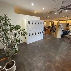 応援します‼️美容師募集中！他の美容も◎綺麗にカッコよく！【残業なし・ノルマなし】美容師急募！正社員募集★シフト制＆ブランクOK！の画像
