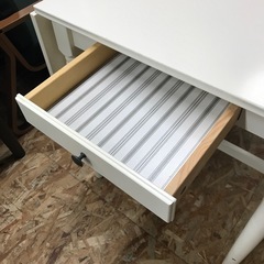 ジャングルジャングル貝塚店　IKEA バタフライテーブル　白　ホワイト　木　オシャレ　シンプル　引き出し　四つ脚　テーブル　机　インテリア　家具　中古　貝塚市　二色浜の画像