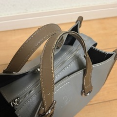 D.KELLY 2wayスクエアバッグ グレー×ブラウンの画像