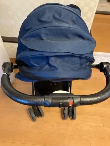 ☆上美品☆ アップリカ 【ラクーナビッテクッション】 オート4キャス