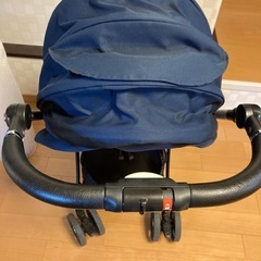 ★上美品★ アップリカ 【ラクーナビッテクッション】 オート４キャス ハイシートの画像