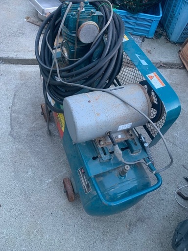 エアコンプレッサー 100v