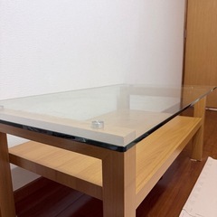 ガラステーブルの画像