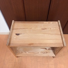 IKEA サイドテーブルの画像
