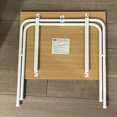 折りたたみテーブルの画像