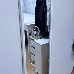 IKEA FLAKNAN フラークナン スタンドミラーの画像