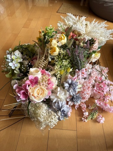 1年間分の季節の花（造花）