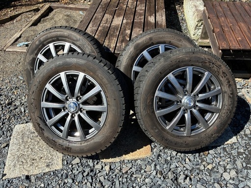 バリ溝スタッドレスタイヤ15インチ　195/65R15　　