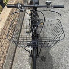 大きな前カゴ　LEDオートライトや6段変速ギア付き　自転車🚲の画像