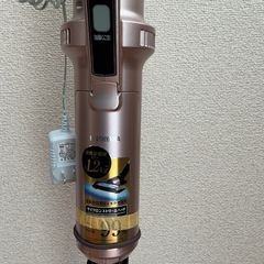 アイリスオーヤマ コードレス掃除機 動作OK 訳あり（扉破損）紙パックなし の画像