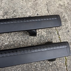 THULE ルーフキャリア THULE スバル アウトバック(BS9)専用ベースキャリアセット（フット753＋バー961B＋キット4052）の画像