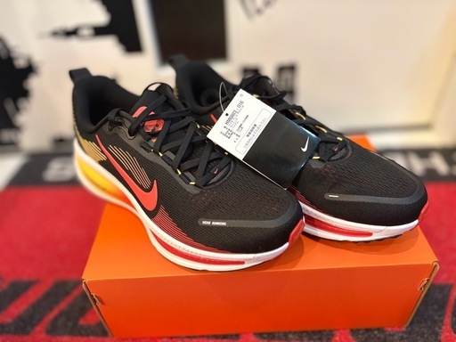 ナイキストア購入　ナイキ　ボメロ18 vomelo nike プラス　プレミアム