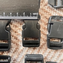ハンドメイド用　プラスティックバックル　まとめ売りですの画像