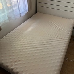 ニトリ セミダブル ベッドフレーム すのこ コンセント付きの画像