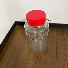 果実酒ビンの画像